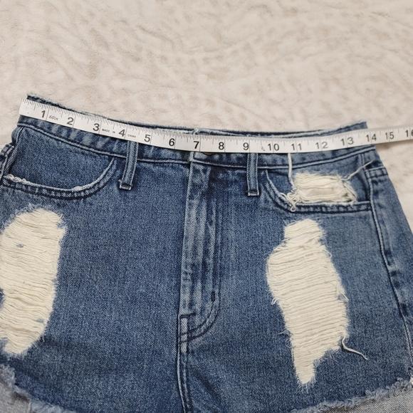 Show Me Your Mumu Dallas High Waisted Short Women's Size 27 Medium Wash - Picture 9 of 15